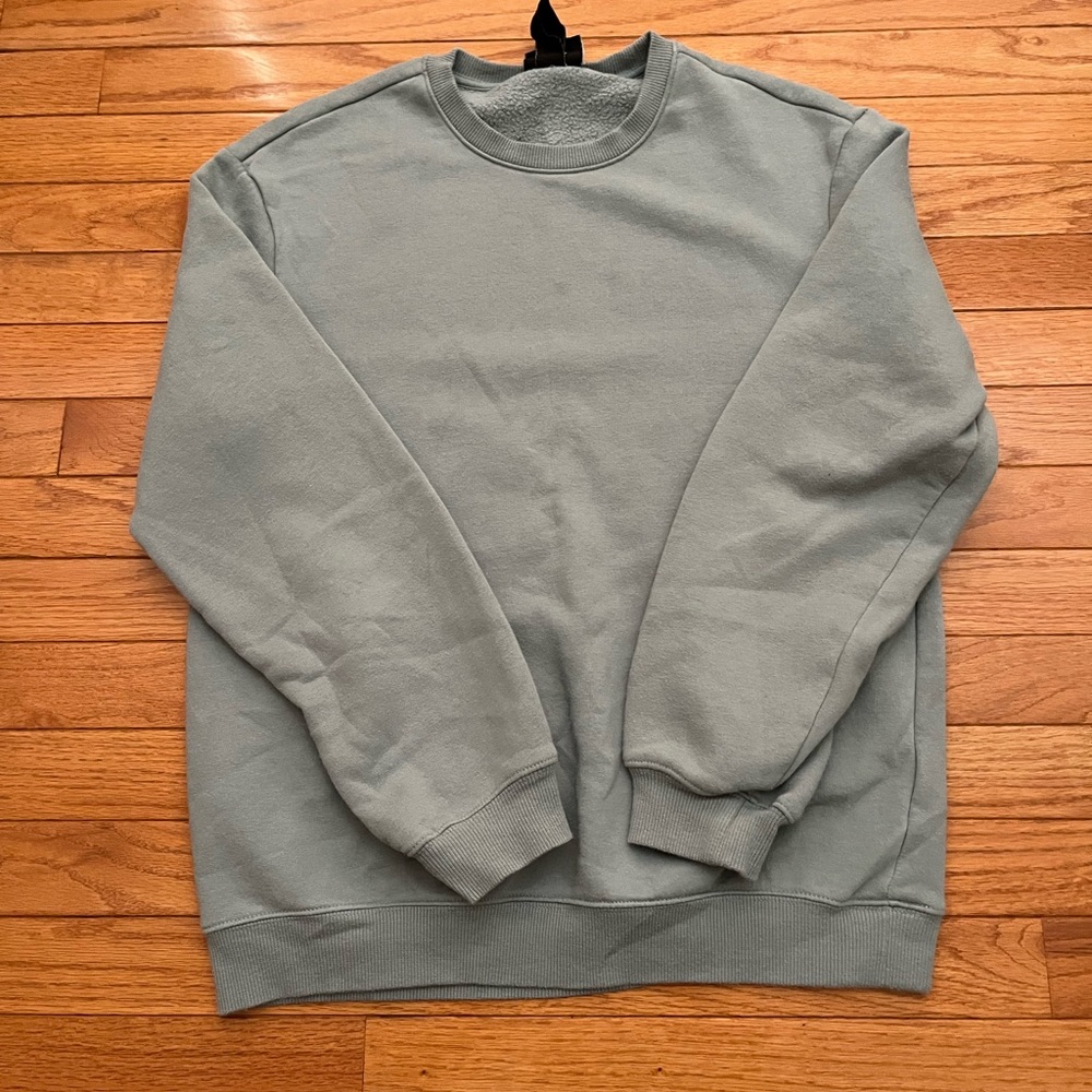 H&M Sea Foam Green/Turquoise Relaxed Fit Crewneck - Size Small